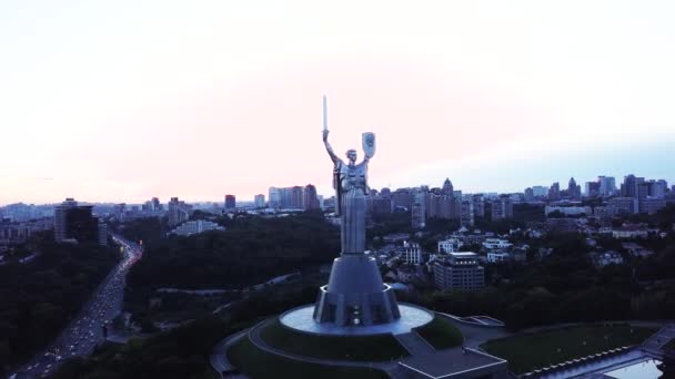 Monumento à Pátria. Aéreo. Kiev. Ucrânia — Vídeo de Stock
