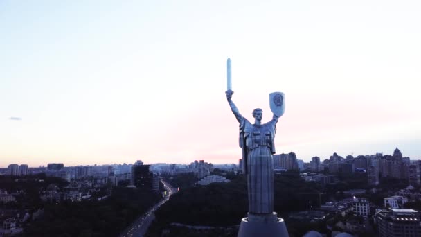 Monument Patrie. Aérien. Kiev. Ukraine — Video