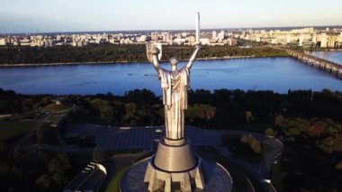 Anavatan Anıtı. Havadan. Kyiv. Ukrayna
