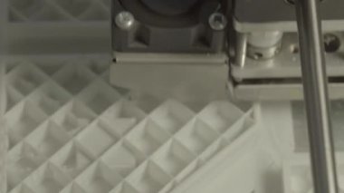 Yakın çekim yazdırma sırasında 3d yazıcı.