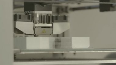 Yakın çekim yazdırma sırasında 3d yazıcı.