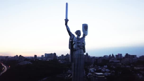 Памятник Родине. Воздушный. Киев. Украина — стоковое видео
