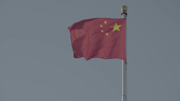 Červená čínská vlajka. Peking. Čína. Asie — Stock video