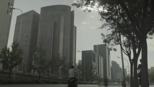 Skyskrapor i ett affärsdistrikt. Peking. Kina. Asien — Stockvideo