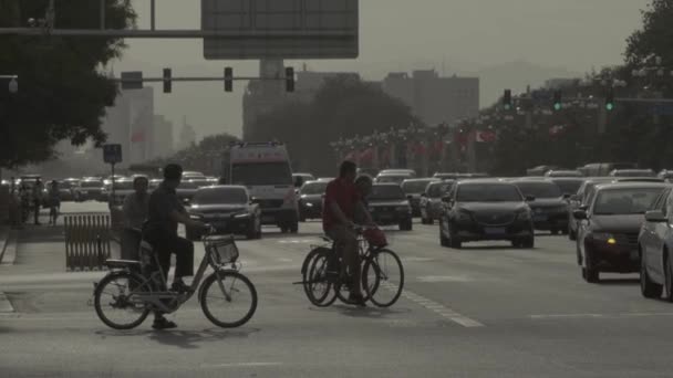 Ulica w centrum miasta. Pekin. W Chinach. Azja — Wideo stockowe