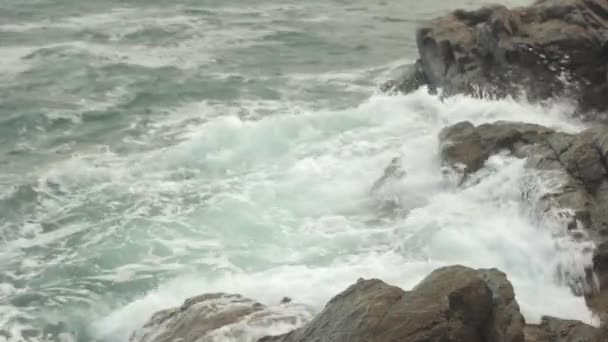 Sulla riva del mare. Paesaggio marino. Sozopol. Bulgaria . — Video Stock