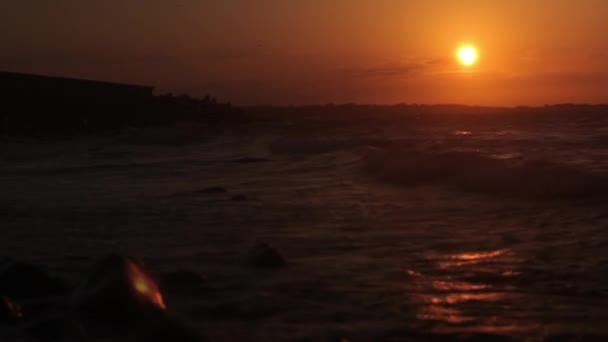 Puesta de sol sobre el mar. Paisaje marino. Sozopol. Países Bajos . — Vídeo de stock