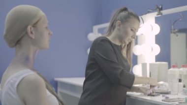 Kızları uydurma yöntemi. Comic Con. KostümComment