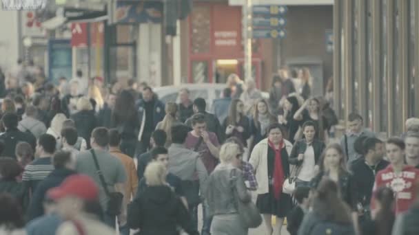 A crowd of people walking down the street. Slow motion. Kyiv. Ukraine — Stock Video