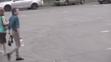 Yayalarla yol kesişmesi. Zaman aşımı. Kyiv. Ukrayna