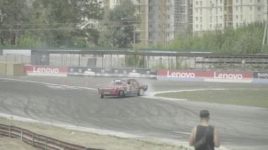 Araba sporu. Yarış. Ağır çekim. Kyiv. Ukrayna