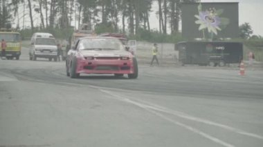 Araba sporu. Yarış. Ağır çekim. Kyiv. Ukrayna