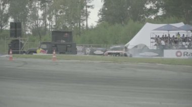 Araba sporu. Yarış. Ağır çekim. Kyiv. Ukrayna