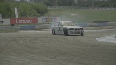 Araba sporu. Yarış. Ağır çekim. Kyiv. Ukrayna