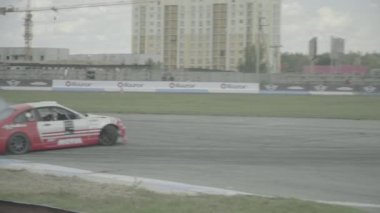 Araba sporu. Yarış. Ağır çekim. Kyiv. Ukrayna