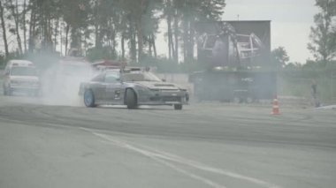 Araba sporu. Yarış. Ağır çekim. Kyiv. Ukrayna