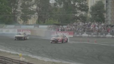 Araba sporu. Yarış. Ağır çekim. Kyiv. Ukrayna