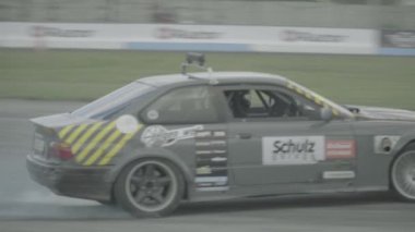 Araba sporu. Yarış. Ağır çekim. Kyiv. Ukrayna