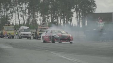 Araba sporu. Yarış. Ağır çekim. Kyiv. Ukrayna