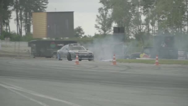 Deporte de coche. Carrera. En cámara lenta. Kiev. Ucrania — Vídeo de stock