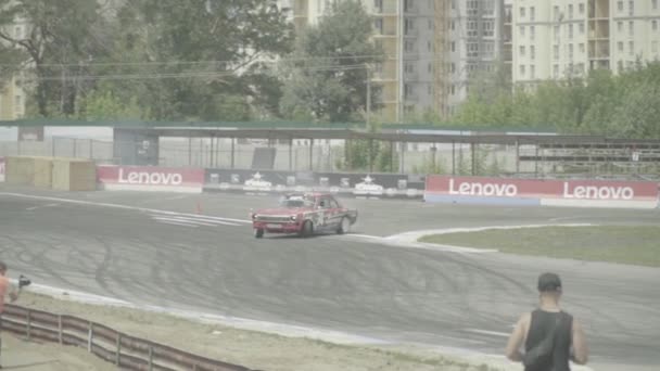 Auto sport. Een race. Langzame beweging. Kiev. Oekraïne — Stockvideo