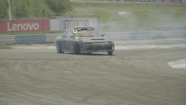 Deporte de coche. Carrera. En cámara lenta. Kiev. Ucrania — Vídeo de stock