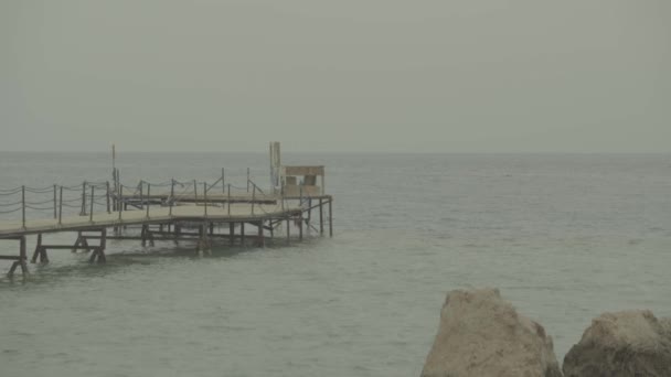 Pier im Meer. Ägypten. Sharm-el-Sheikh — Stockvideo