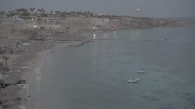 Deniz kenarındaki peyzaj kasabası. Sharm-el-Sheikh. Mısır.