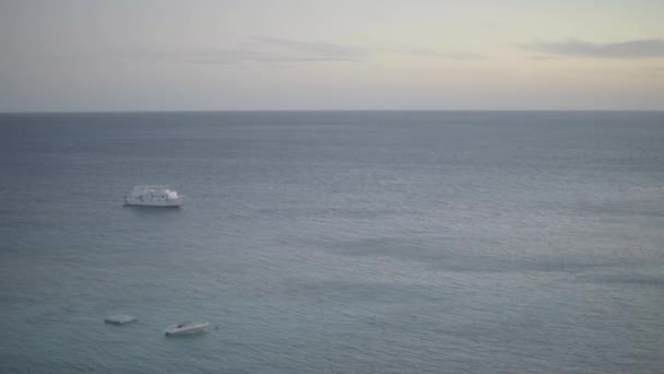 Yate en el mar. Sharm-el-Sheikh. Egipto . — Vídeo de stock