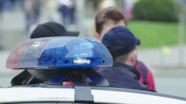 Polis memurları olay yerinde. Teşhirci polis. Kyiv. Ukrayna