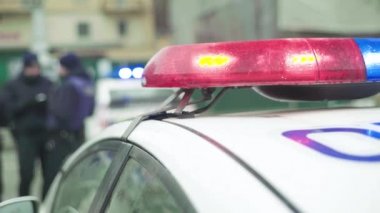 Polis memurları olay yerinde. Teşhirci polis. Kyiv. Ukrayna