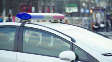Polis memurları olay yerinde. Teşhirci polis. Kyiv. Ukrayna