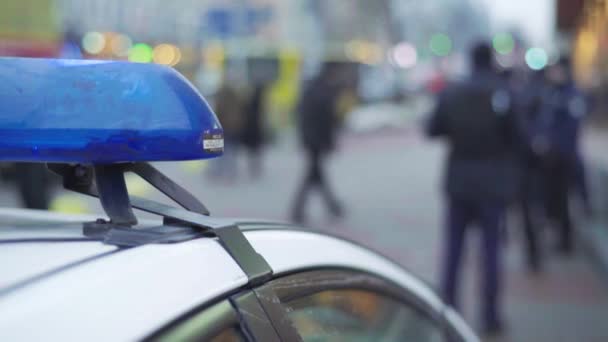 Police officers at the crime scene. Flashing police flasher. Kyiv. Ukraine — Stock Video