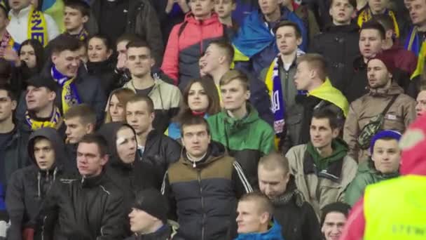 Fans in the stadium during the game. Olimpiyskiy. Kyiv. Ukraine. — Stock Video