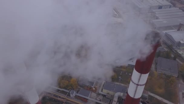 Smoke comes from the chimney. Aerial. Air pollution. Ecology. Kyiv. Ukraine. — ストック動画