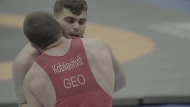 Zápasníci během wrestlingové soutěže. Kyjev. Ukrajina — Stock video