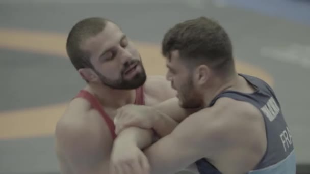 Zápasníci během wrestlingové soutěže. Kyjev. Ukrajina — Stock video