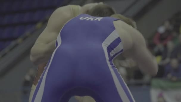 Lottatori durante la competizione di wrestling. Kiev. Ucraina — Video Stock