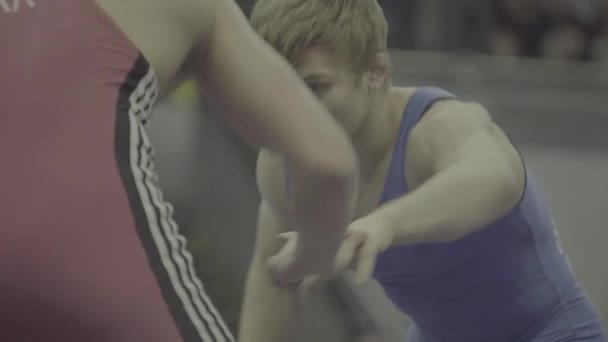 Lottatori durante la competizione di wrestling. Kiev. Ucraina — Video Stock