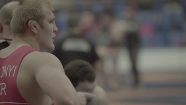 Wrestlers fight during a wrestling competition. Slow motion. Kyiv. Ukraine. — Stock Video