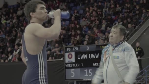 Coach e atleta durante le competizioni di break wrestling. Kiev. Ucraina — Video Stock