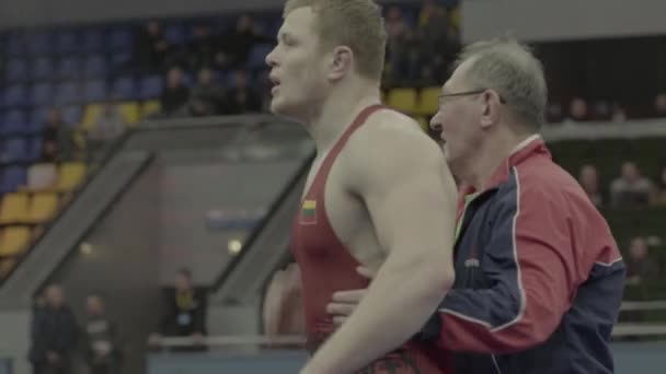 Coach e atleta durante le competizioni di break wrestling. Kiev. Ucraina — Video Stock