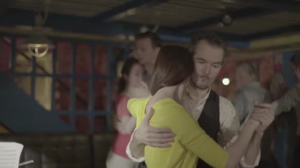 Les danseurs dansent le tango. Kiev. Ukraine — Video