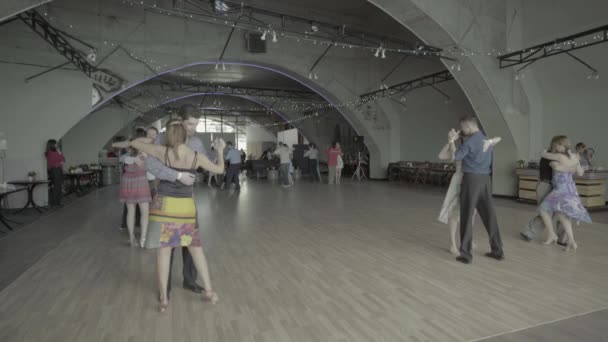 댄서들은 탱고를 추죠. Kyiv. 우크라 이나 — 비디오
