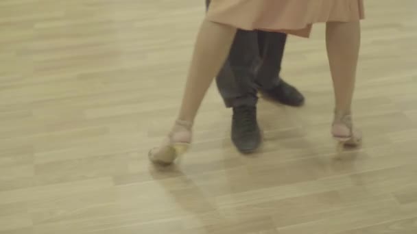 Les danseurs dansent le tango. Kiev. Ukraine — Video