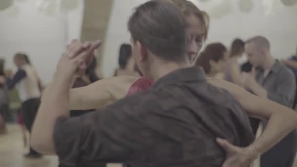 I ballerini ballano tango. Kiev. Ucraina — Video Stock