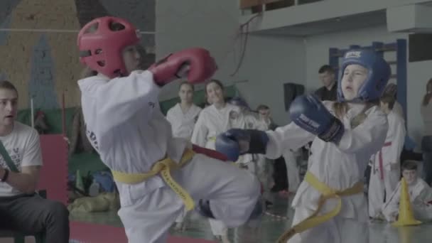 Competições de Taekwondo. Filhos. Movimento lento. Kiev. Ucrânia — Vídeo de Stock