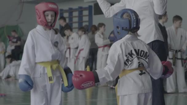 Competizioni di Taekwondo. Bambini. Al rallentatore. Kiev. Ucraina — Video Stock