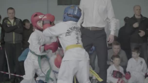 Competições de Taekwondo. Filhos. Kiev. Ucrânia — Vídeo de Stock