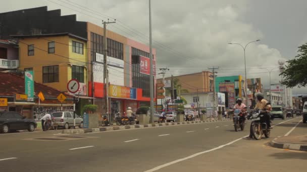 Paysage urbain du Sri Lanka. Rue de la ville. L'Asie. Les gens . — Video